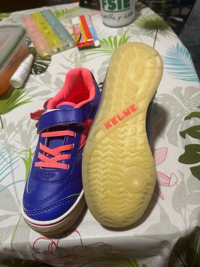 Zapatillas niño Kelme azul y rosa TALLA 31