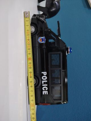 Furgone polizia in metallo