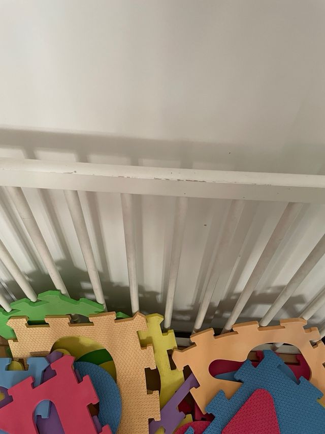 Cuna grande de madera blanca