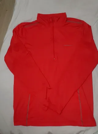 Camisa deportiva roja manga larga