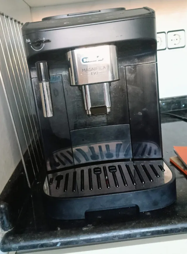 Cafetera De Longhi Magnifica Evo