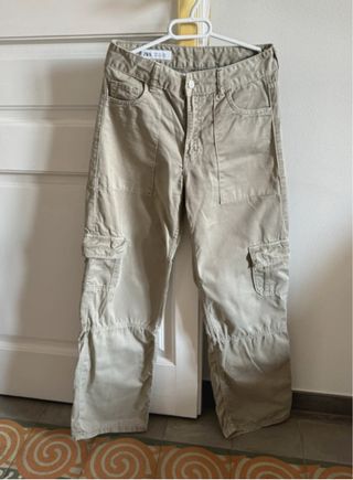 Pantalón cargo Zara