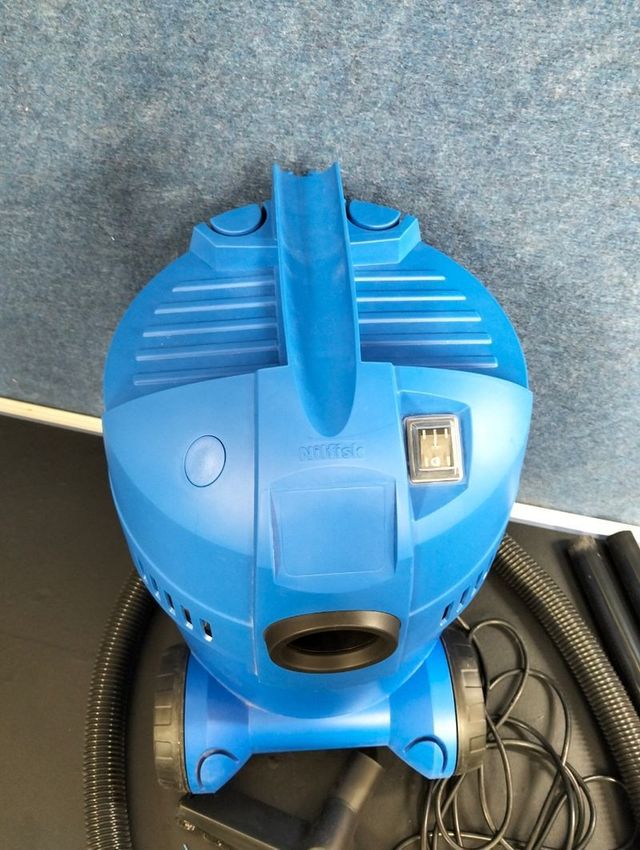 Aspirador a seco/molhado Nilfisk Buddy II 18L 1200W