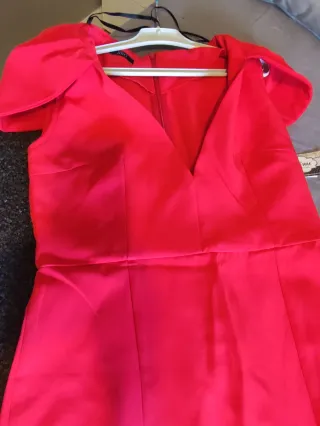 Vestido rojo para eventos sin estrenar. No marca