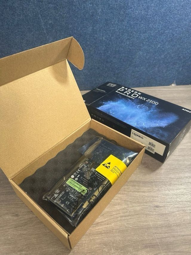 AMD Radeon Pro WX 2100 2 GB GDDR5