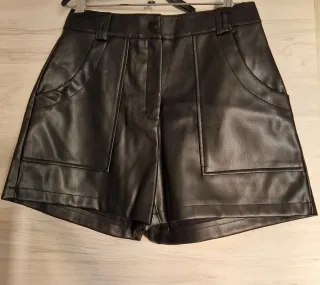 Pantalón corto polipiel negro