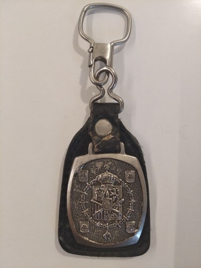 Porta-chaves militar antigo com escudo de Espanha