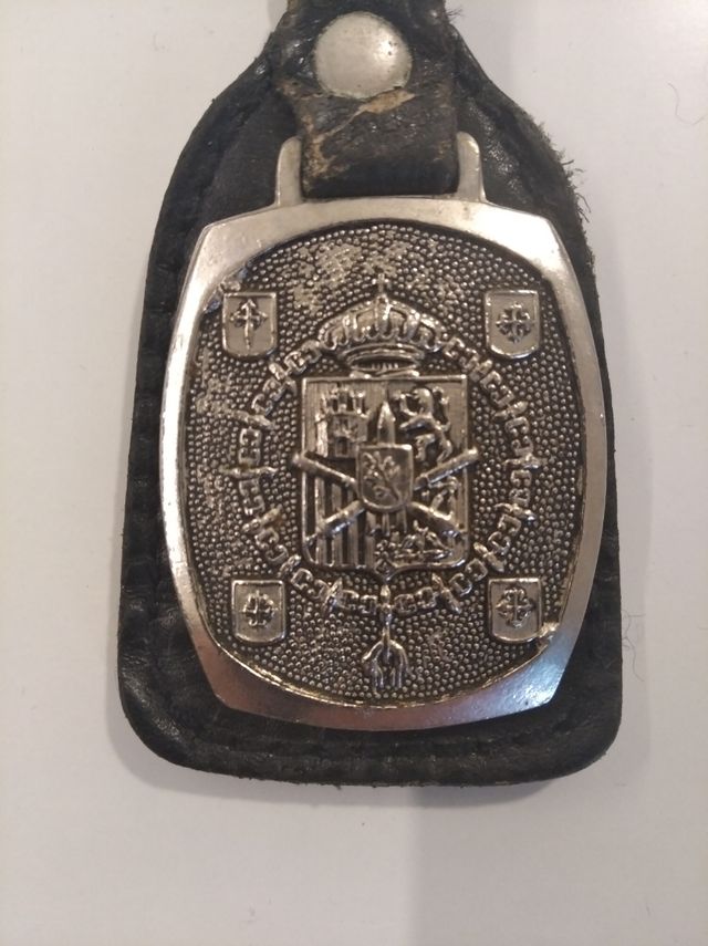 Porta-chaves militar antigo com escudo de Espanha