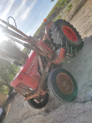 Se vende tractor Barreiros R545 con pala leon
