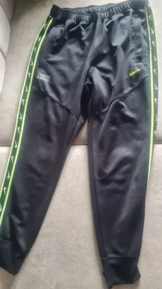 Conjunto Chándal Nike Negro y Verde