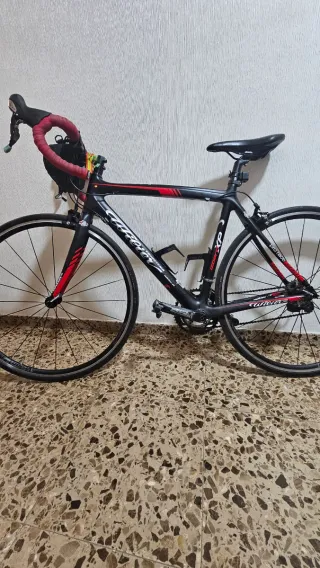 Bicicleta Wilier Triestina Negra y Roja talla 54