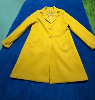 Abrigo amarillo mostaza poliéster