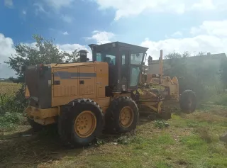 Motoniveladora champions 710 A