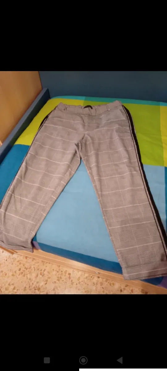 Pantalón Zara Cuadros Gris y negro ,Talla L