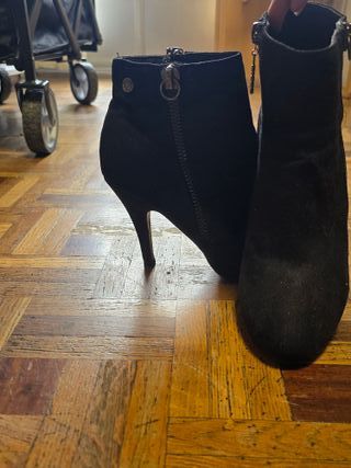 Botines de tacón negros