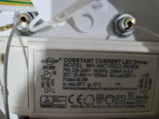 Lampadario LED moderno bianco