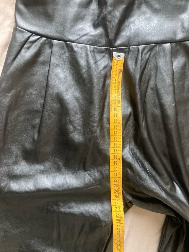 Tuta jumpsuit ecopelle con volant