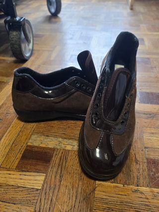 Zapatos marrones charol y ante