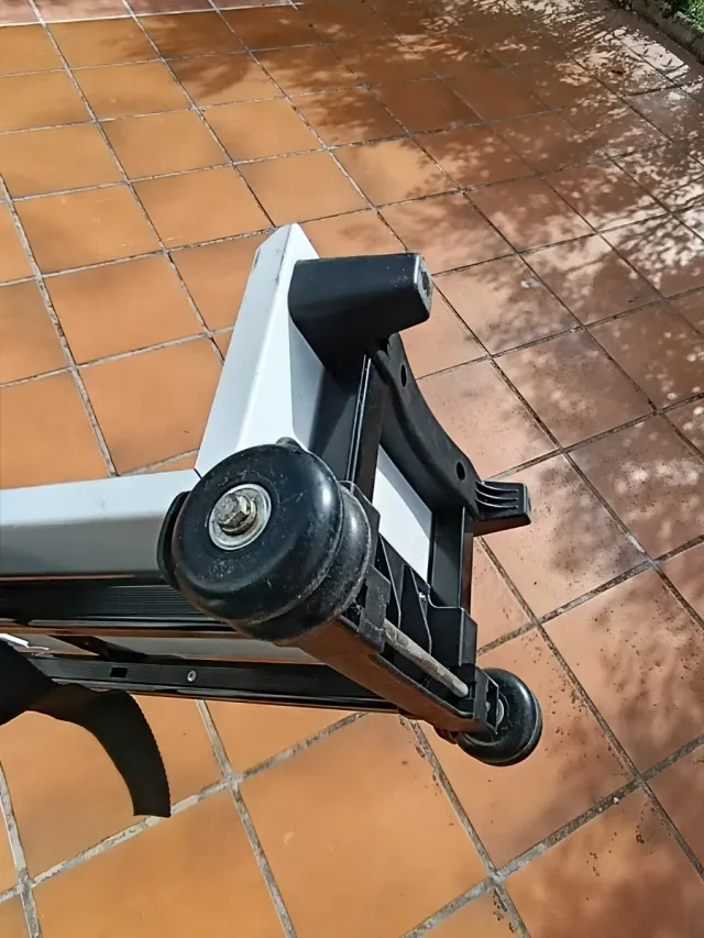 Carretilla pequeña con ruedas