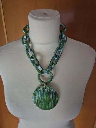 Collar cadena eslabones verde y blanco