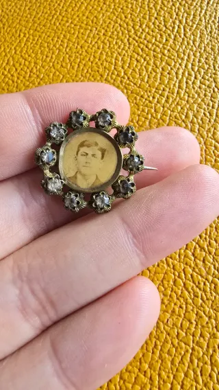 Spilla antica portafoto vittoriana