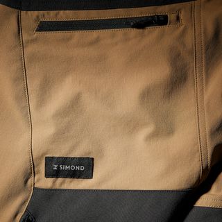 Pantalón de montaña y trekking resistente y cortaviento