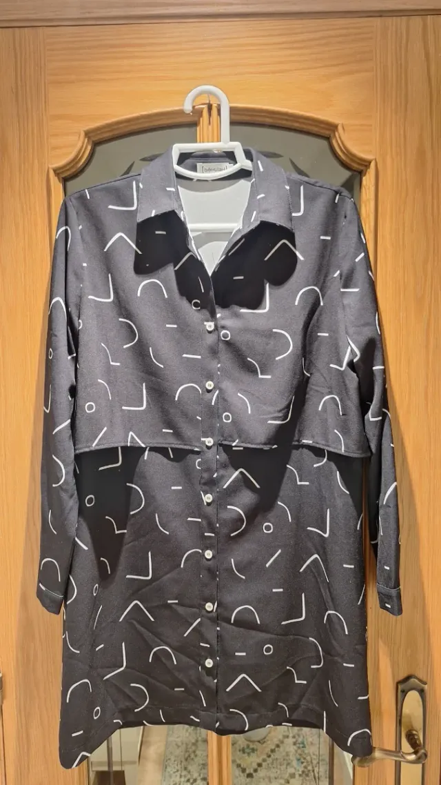 Vestido estampado geométrico negro