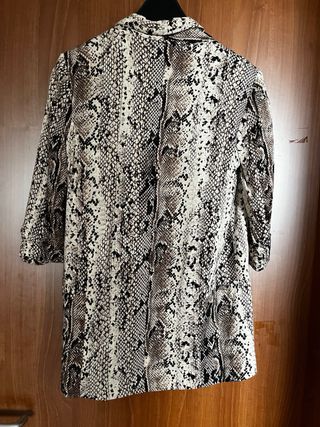 Blazer donna pitonato Stradivarius