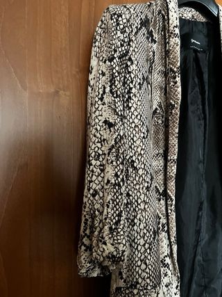 Blazer donna pitonato Stradivarius