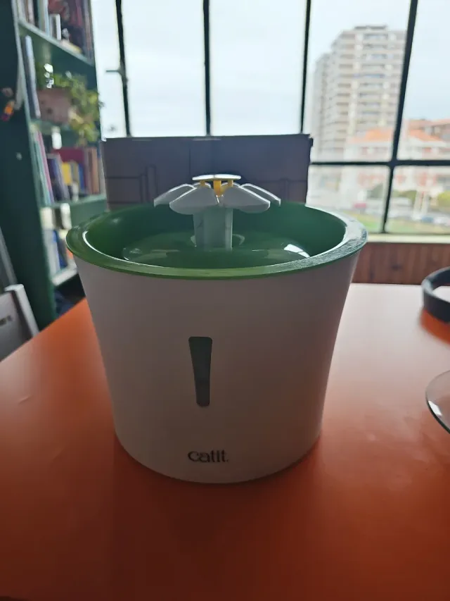 Fuente para gato Catit con caja original