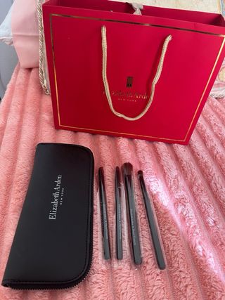 Estuche y brochas David Francés