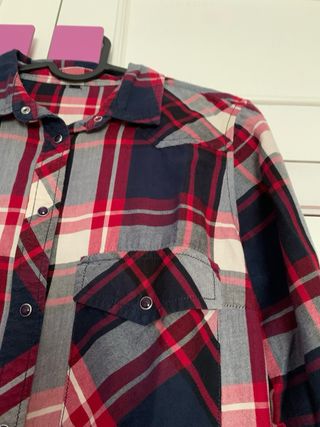 Camisa de cuadros rojo burdeos y azul 