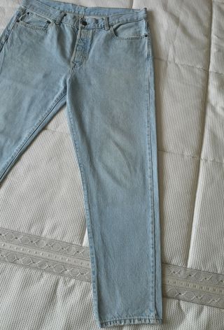 Vaqueros Zara chico. Con medidas. 