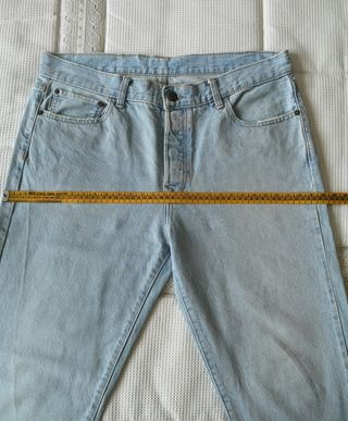 Vaqueros Zara chico. Con medidas. 