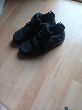 Scarpe da uomo New Jordan Air taglia 42.5