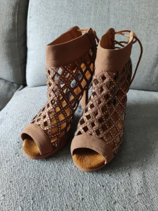 Zapatos de baile latino marrones