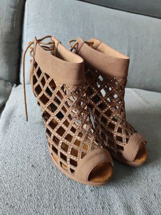 Zapatos de baile latino marrones