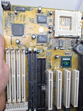 Placa Base SOYO Antigua Ordenador