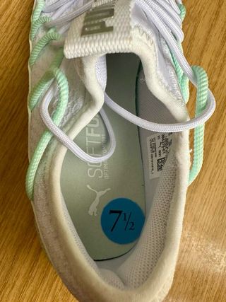 Zapatillas Puma Blancas y Verdes