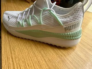 Zapatillas Puma Blancas y Verdes