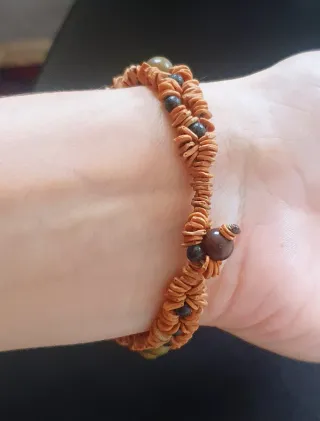 Pulsera de cuentas de madera y naranja