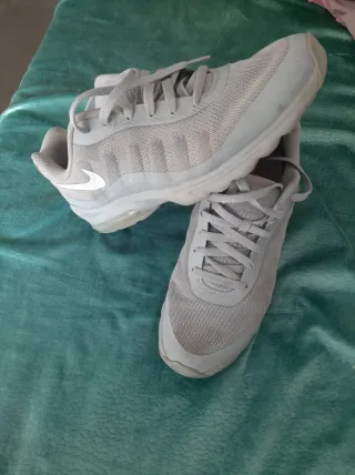 Zapatillas Nike Grises