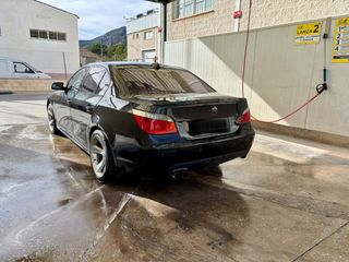 BMW Serie 545i ACEPTO CAMIOS