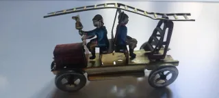 2 giocattoli in latta con autenticità certificata