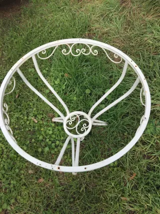 Tavolo da giardino in ferro bianco