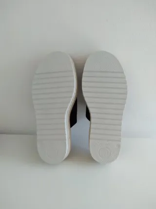 Sandalias POPA negras y marrones