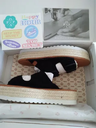 Sandalias POPA negras y marrones