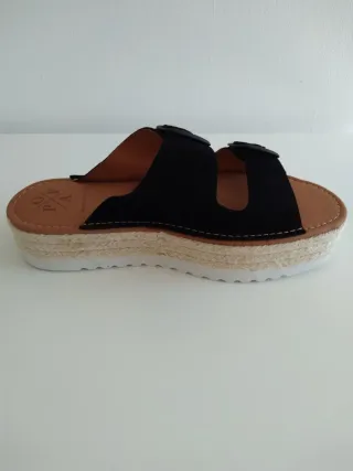 Sandalias POPA negras y marrones