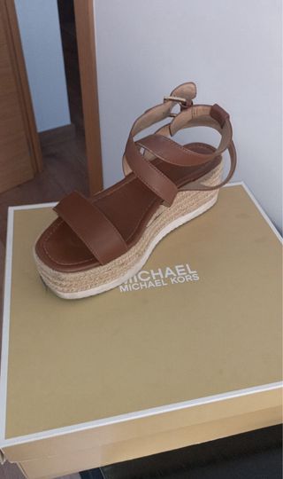 Sandalias Michael Kors Cuña Marrón