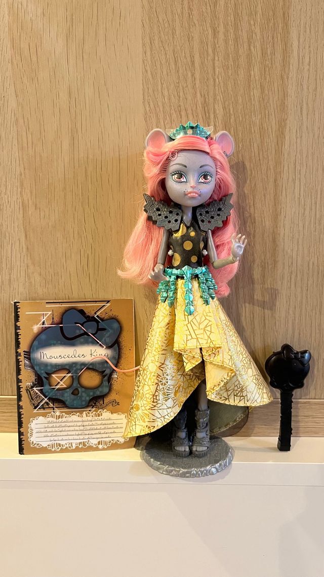 Monster High Mouscedes King Muñeca